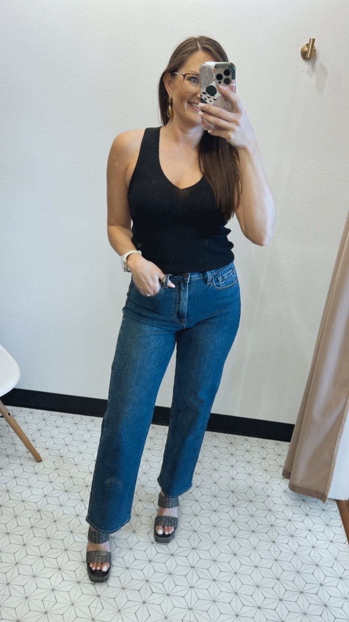 Relaxed Straight Jean in Dark Wash - Sophie