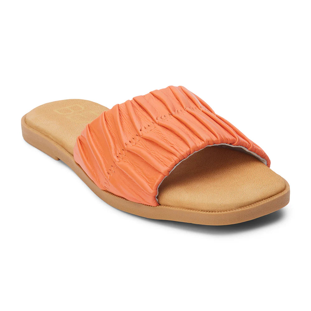 Viva Slide Sandal in Coral